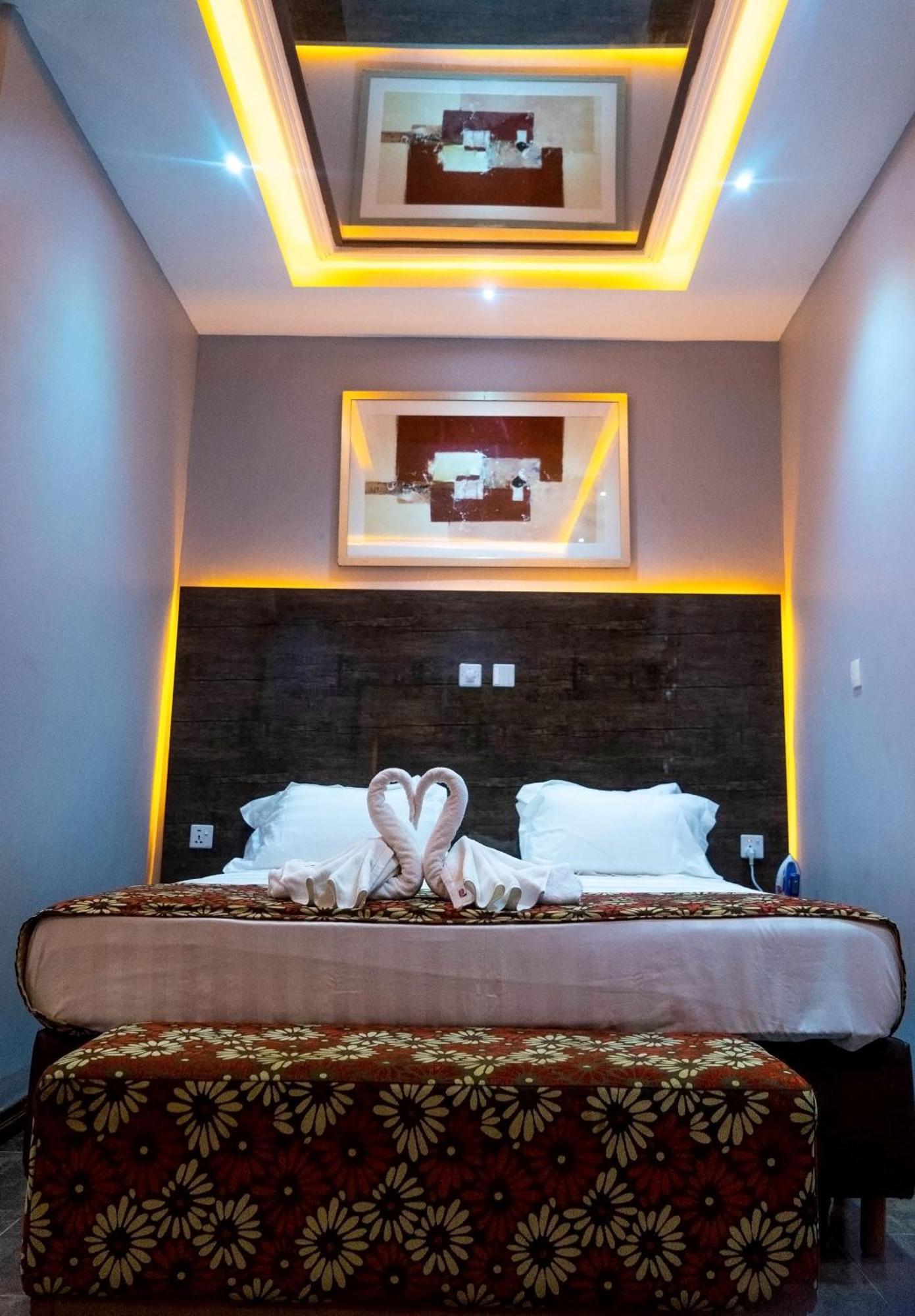 Grand Casamora Hotel Ogbodjo ภายนอก รูปภาพ